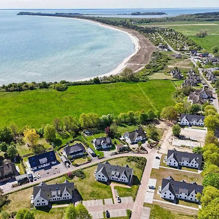 Strandnahe Rex Rugia Fewo: Terrasse Und Ahoi Erlebnisbad Apartment Lobbe